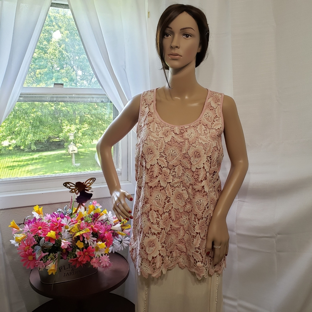 Cupio Pink Lace Front Top - Sz. L